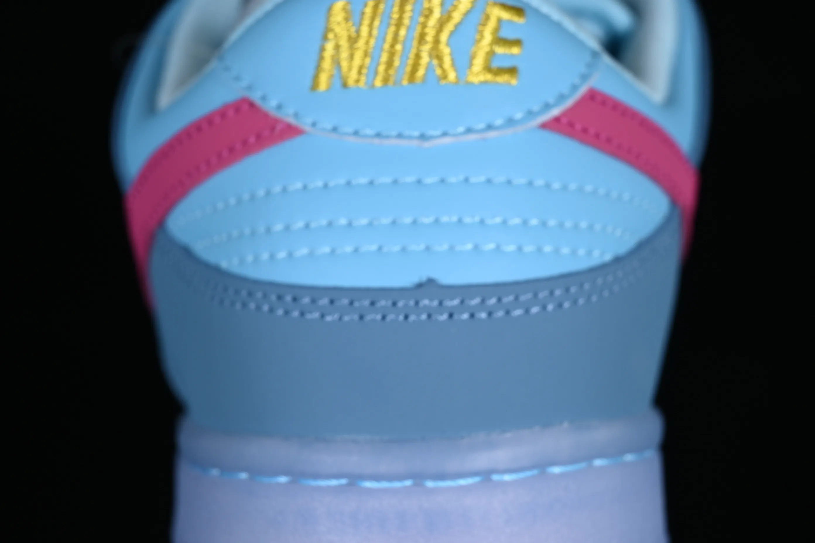 All Categories Nk SB Dunk Series Nk SB Dunk Low Low-top sneakers Cost-effective version Run The Jewels x Nk SB Dunk Low joint model SB low-top casual sneakers DO9404-400